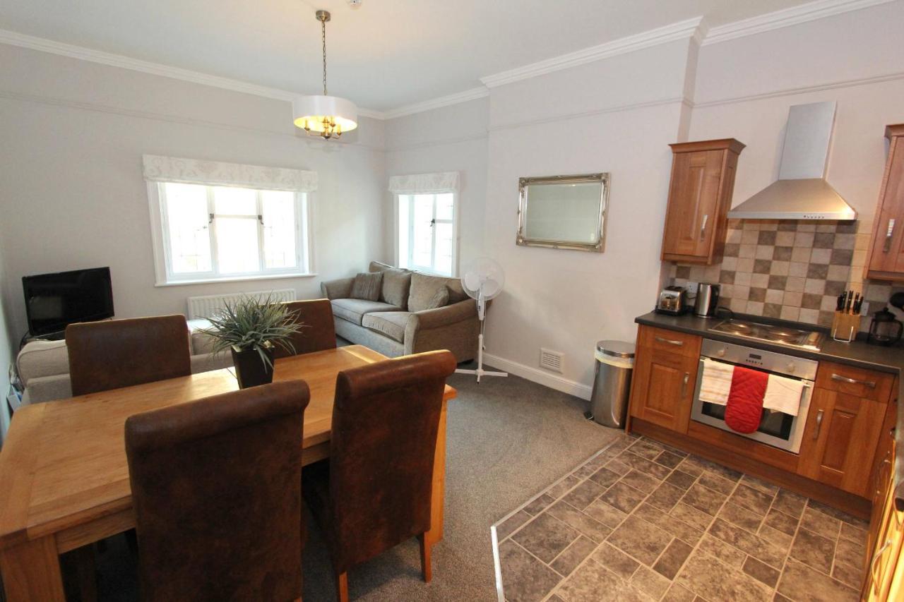 Character Apartment With Views Over City Centre & The Historic Rows Chester Kültér fotó